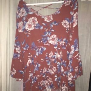 American Eagle criss cross back layer shirt